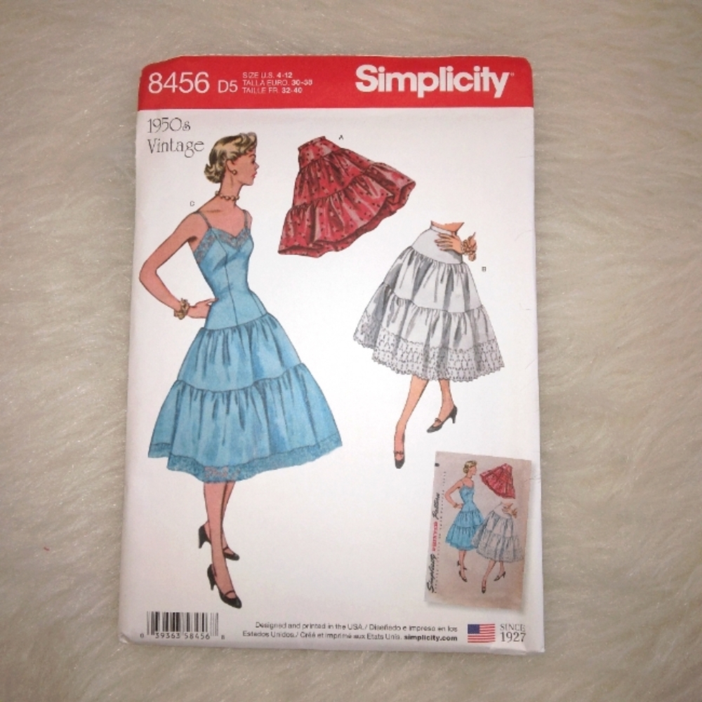 Simplicity 8456, 1950s style slip and Petticoat, Size 4-12